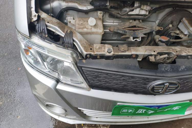 Used FAW Jiabao V77 2015 1.3L Commercial Version CA4GX13 Engine Bay Right