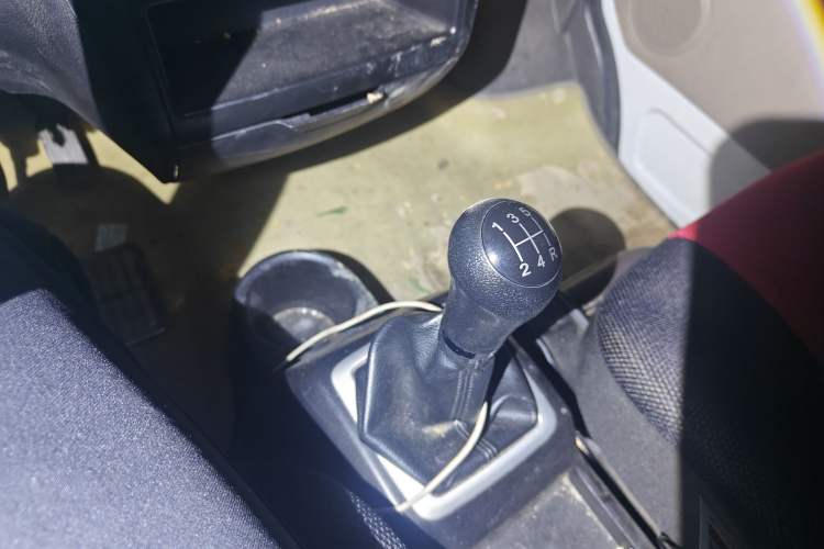 Used FAW Jiabao V77 2015 1.3L Commercial Version CA4GX13 Gear Lever