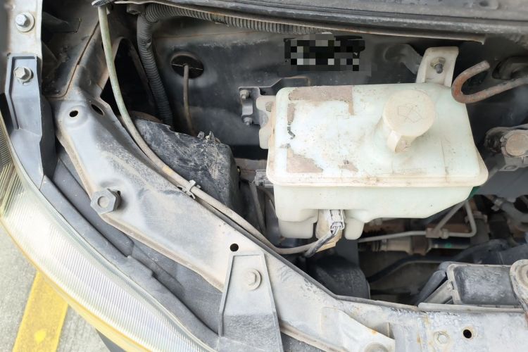 Used FAW Jiabao V80 2013 1.3L Business Comfort Model CA4GX13 Engine Bay Right