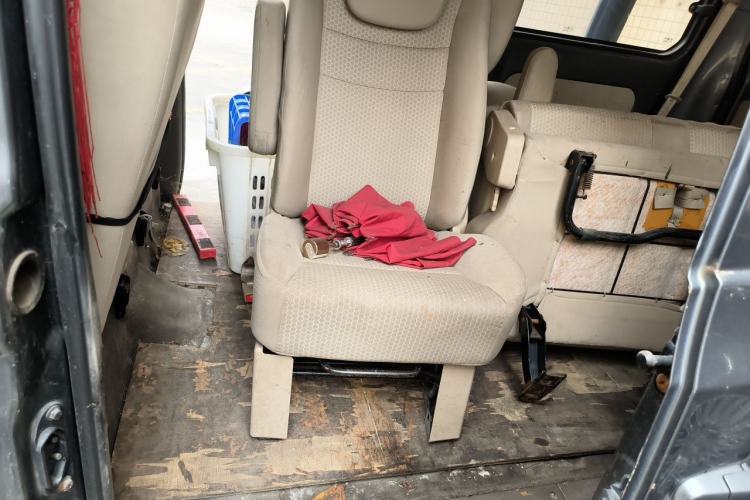 Used FAW Jiabao V80 2013 1.3L Business Comfort Model CA4GX13 Left Rear Seat