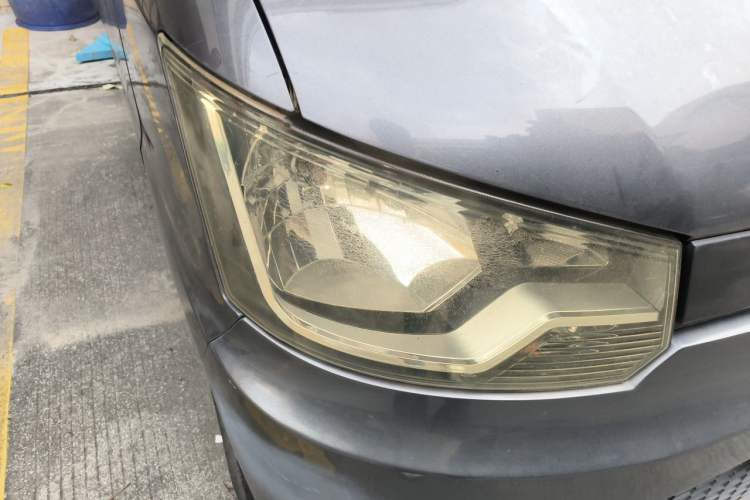 Used FAW Jiabao V80 2013 1.3L Business Comfort Model CA4GX13 Right Front Headlight