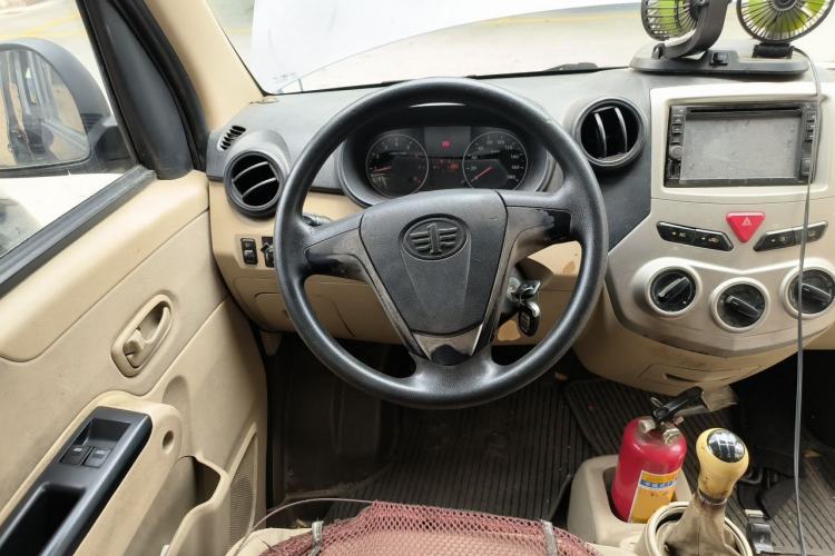 Used FAW Jiabao V80 2013 1.3L Business Comfort Model CA4GX13 Steering Wheel