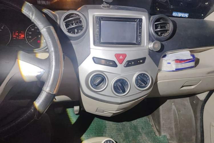 Used FAW Jiabao V80 2013 1.3L Business Comfort Model CA4GX13 Audio And AC Panel