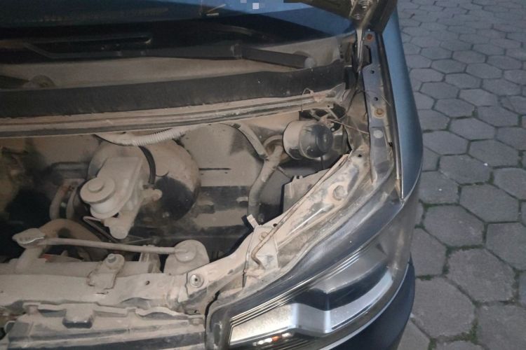 Used FAW Jiabao V80 2013 1.3L Business Comfort Model CA4GX13 Engine Bay Left