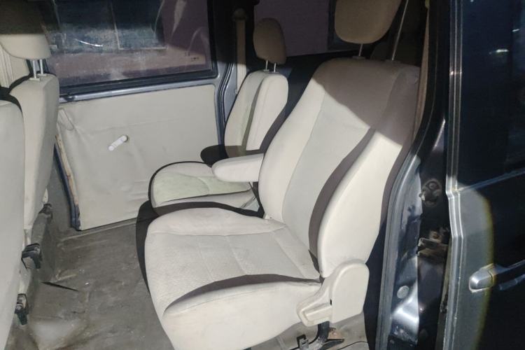 Used FAW Jiabao V80 2013 1.3L Business Comfort Model CA4GX13 Left Rear Seat