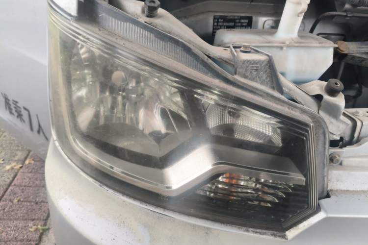 Used FAW Jiabao V80 2013 1.3L Business Comfort Model CA4GX13 Right Front Headlight