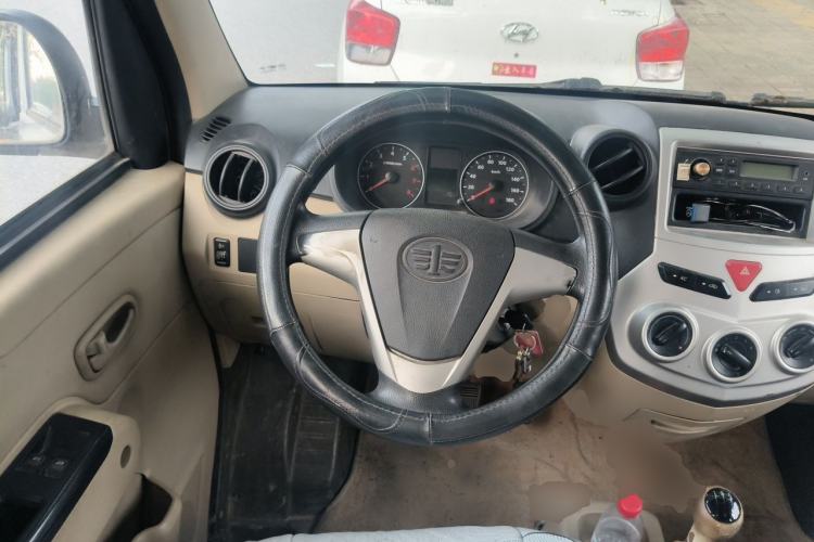 Used FAW Jiabao V80 2013 1.3L Business Comfort Model CA4GX13 Steering Wheel