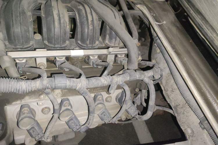 Used FAW Jiabao V80 2013 1.3L Business Comfort Model CA4GX13 Engine Bay Left