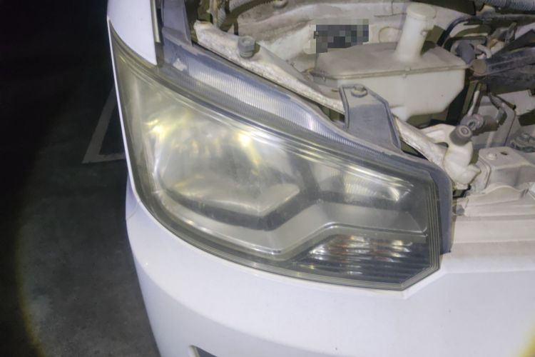 Used FAW Jiabao V80 2013 1.3L Business Comfort Model CA4GX13 Right Front Headlight