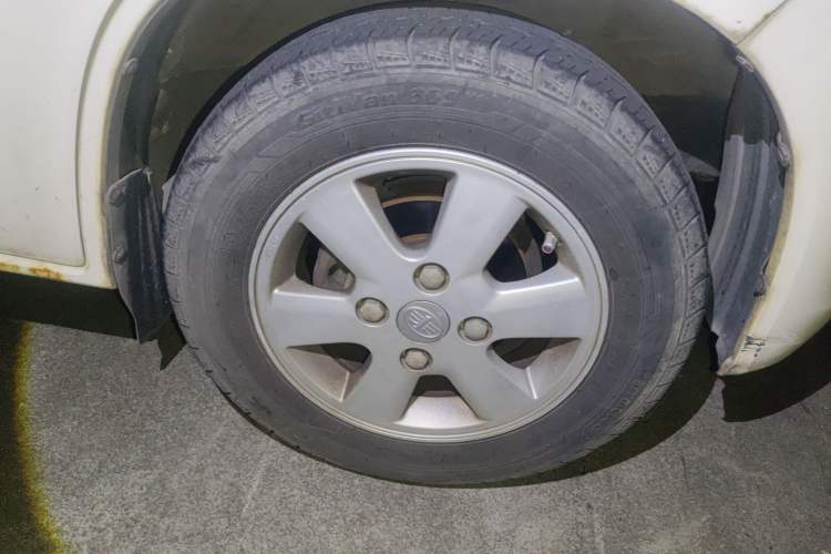 Used FAW Jiabao V80 2013 1.3L Business Comfort Model CA4GX13 Right Front Wheel Hub