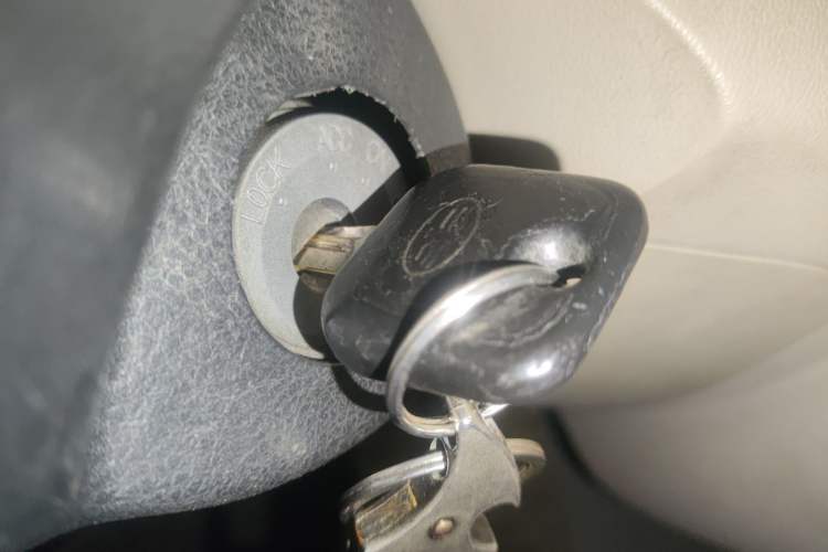 Used FAW Jiabao V80 2013 1.3L Business Comfort Model CA4GX13 Vehicle Key