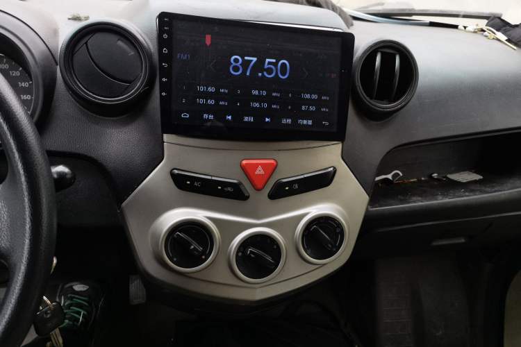 Used FAW Jiabao V80 2014 1.5L Logistics Comfort Model Audio And AC Panel