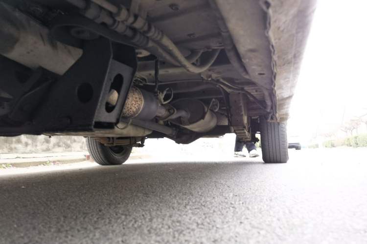 Used FAW Jiabao V80 2014 1.5L Logistics Comfort Model Chassis Front Left