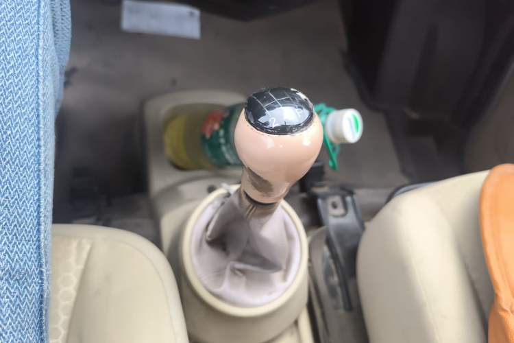 Used FAW Jiabao V80 2014 1.5L Extended All-in-One Standard Version Gear Lever