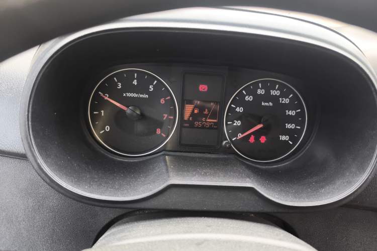 Used FAW Jiabao V80 2014 1.5L Extended All-in-One Standard Version Instrument Cluster