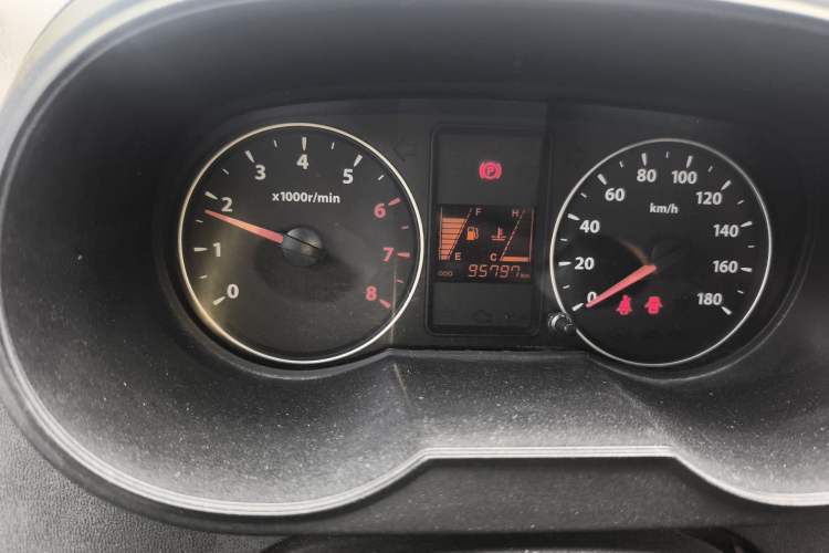 Used FAW Jiabao V80 2014 1.5L Extended All-in-One Standard Version Odometer Close Up
