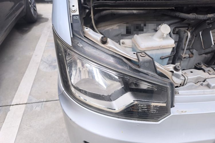 Used FAW Jiabao V80 2014 1.5L Extended All-in-One Standard Version Right Front Headlight