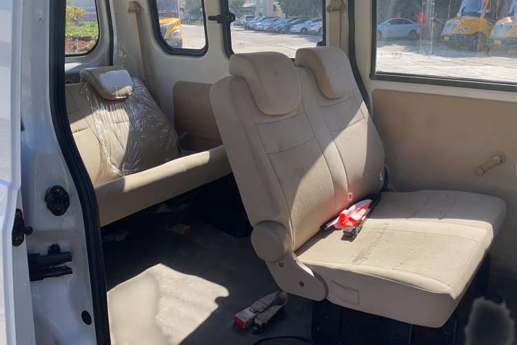 Used FAW Jiabao V80 2014 1.5L Extended All-in-One Standard Version Interior 4