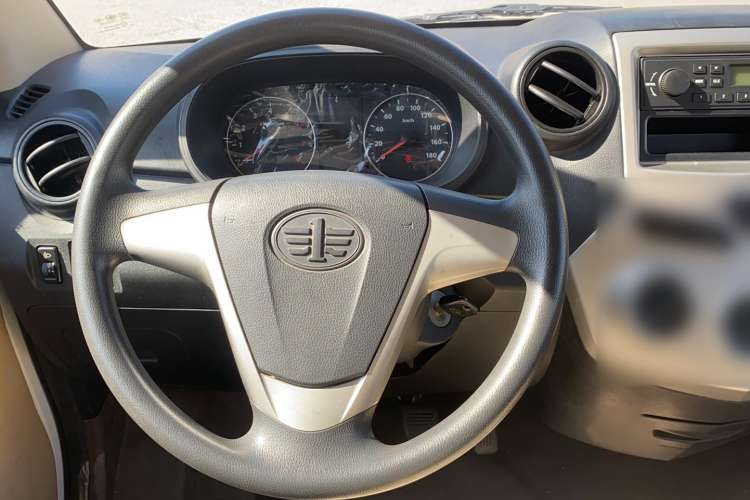 Used FAW Jiabao V80 2014 1.5L Extended All-in-One Standard Version Interior 5