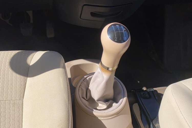 Used FAW Jiabao V80 2014 1.5L Extended All-in-One Standard Version Interior 7