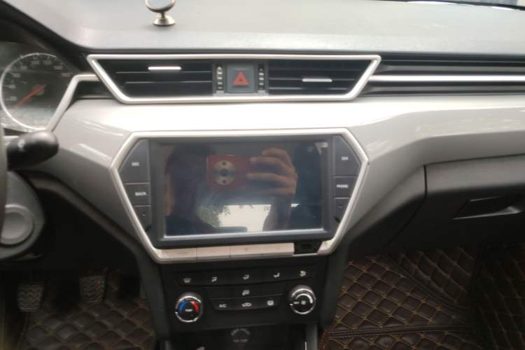 Used FAW Junpai A50 2018 1.5L Manual Luxury Model Audio And AC Panel