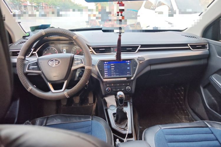 Used FAW Junpai A50 2018 1.5L Manual SmartConnect Comfort Version Center Console