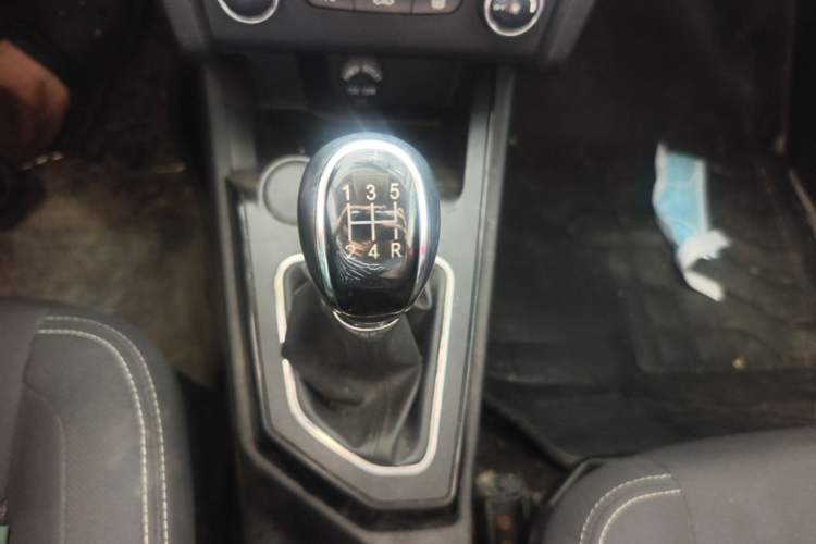 Used FAW Junpai A50 2018 1.5L Manual Comfort Model Gear Lever