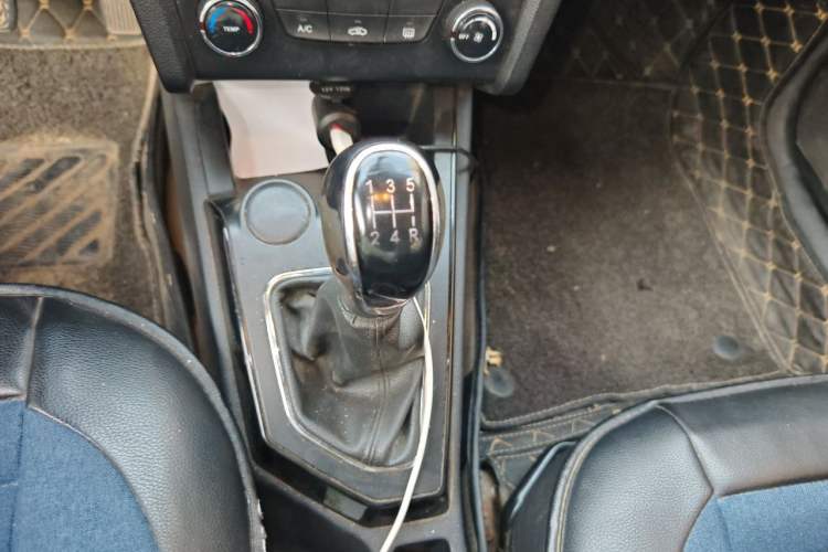 Used FAW Junpai A50 2018 1.5L Manual SmartConnect Comfort Version Gear Lever