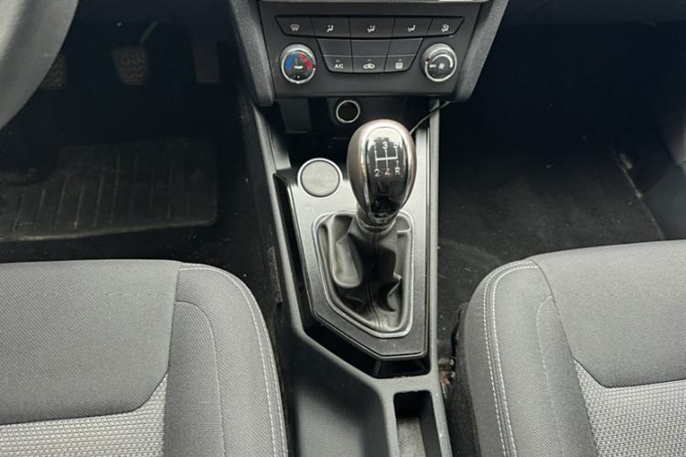 Used FAW Junpai A50 2018 1.5L Manual SmartConnect Comfort Version Interior 4