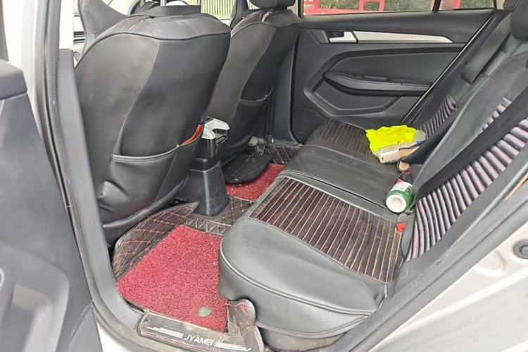 Used FAW Junpai A50 2018 1.5L Manual SmartConnect Comfort Version Interior 6