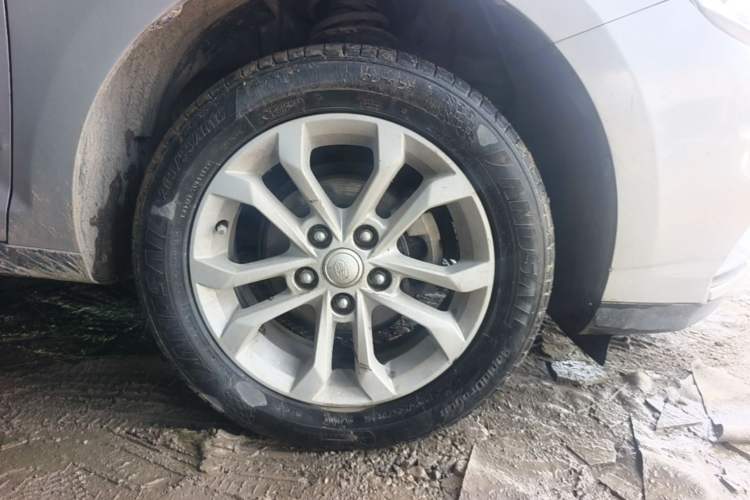 Used FAW Junpai A50 2018 1.5L Manual Comfort Model Right Front Wheel Hub