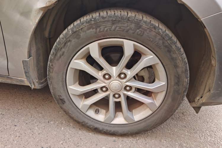 Used FAW Junpai A50 2018 1.5L Manual SmartConnect Comfort Version Right Front Wheel Hub