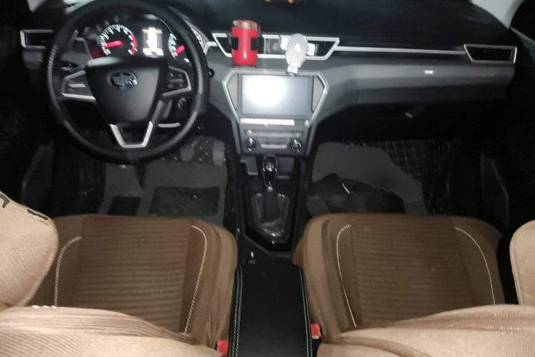 Used FAW Junpai A50 2018 1.5L Manual Comfort Model Center Console