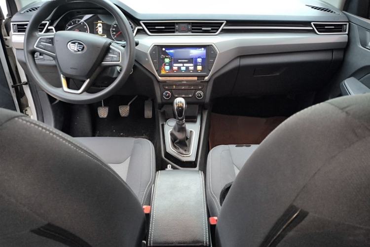 Used FAW Junpai A50 2018 1.5L Manual Comfort Model Center Console