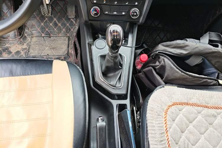 Used FAW Junpai A50 2018 1.5L Manual Comfort Model Gear Lever
