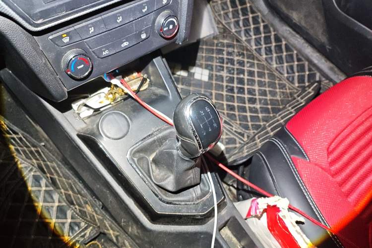 Used FAW Junpai A50 2018 1.5L Manual Standard Edition Gear Lever