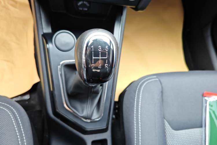 Used FAW Junpai A50 2018 1.5L Manual Comfort Model Gear Lever