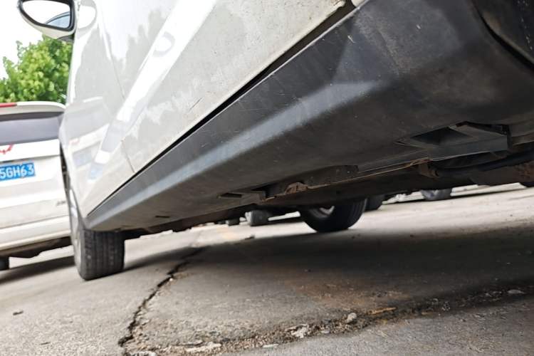 Used FAW Junpai A50 2018 1.5L Manual Comfort Model Left Side Sill