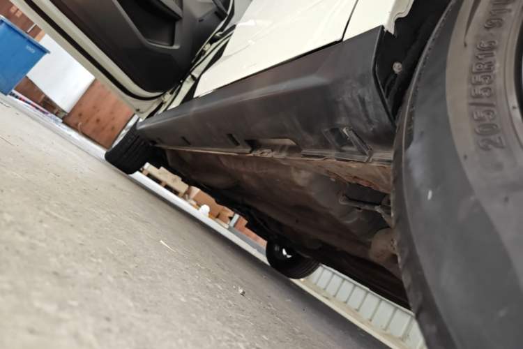 Used FAW Junpai A50 2018 1.5L Manual Comfort Model Left Side Sill