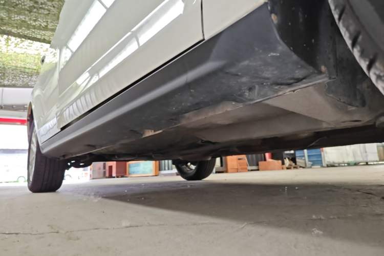 Used FAW Junpai A50 2018 1.5L Manual Comfort Model Right Side Sill