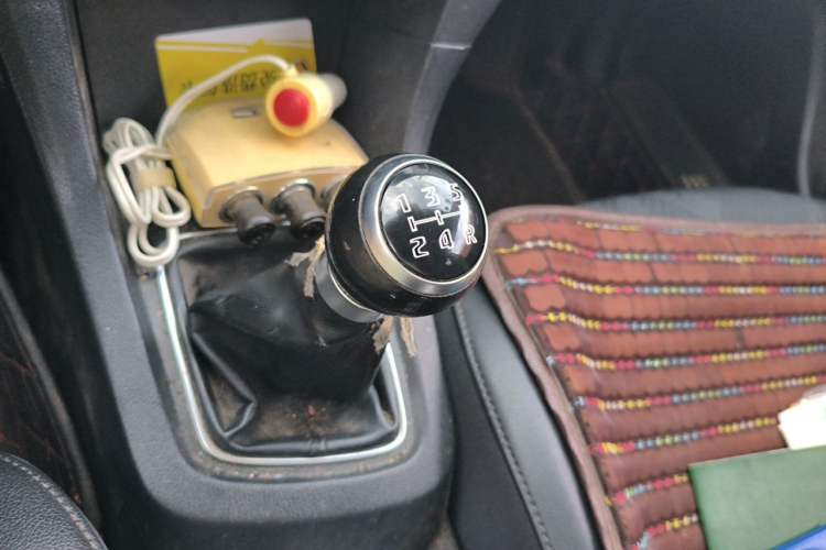 Used FAW Junpai A70 2016 1.6L Manual Luxury Edition Gear Lever