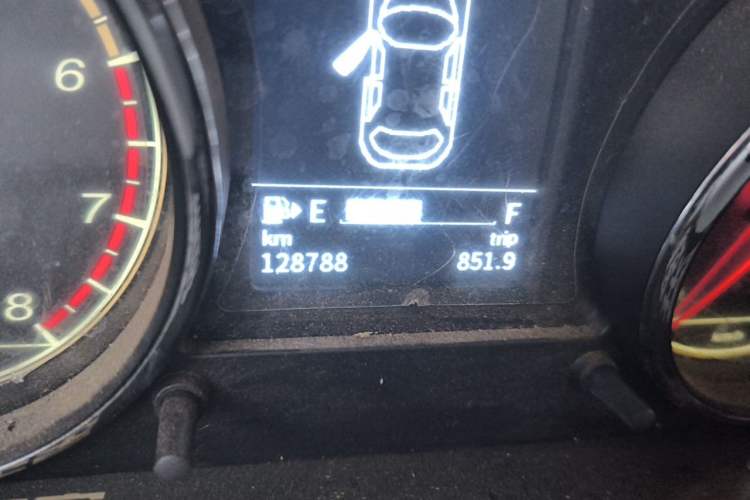 Used FAW Junpai A70 2016 1.6L Manual Luxury Edition Odometer Close Up