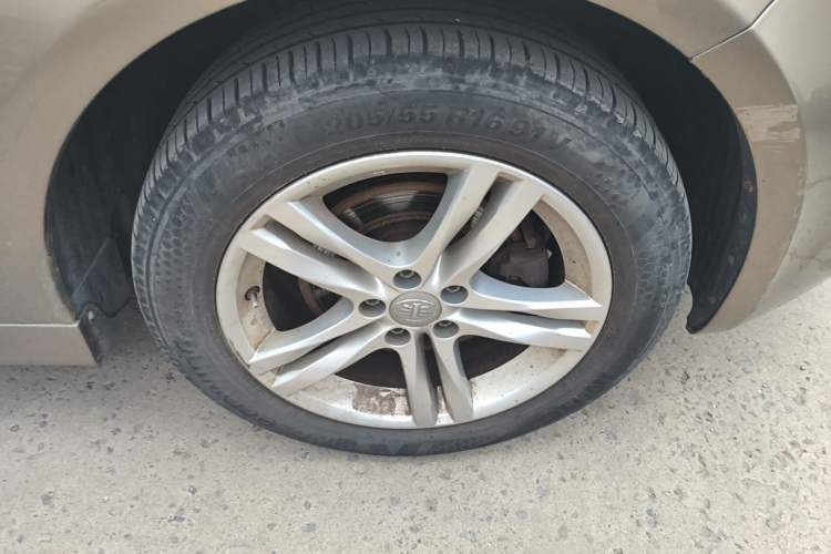 Used FAW Junpai A70 2016 1.6L Manual Luxury Edition Right Front Wheel Hub