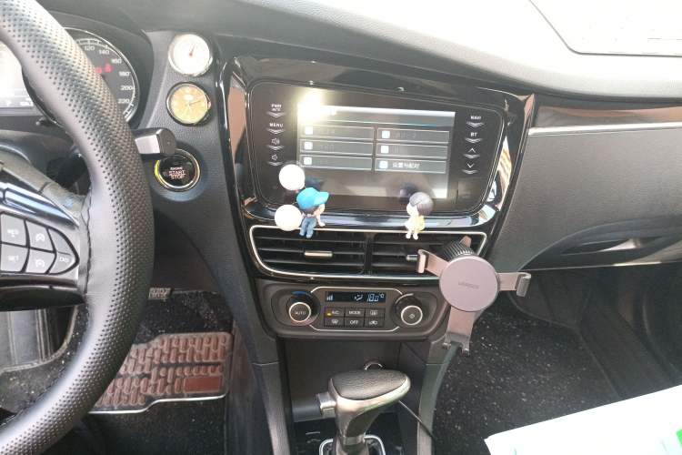 Used FAW Junpai A70 2016 1.6L Automatic Luxury Model Audio And AC Panel