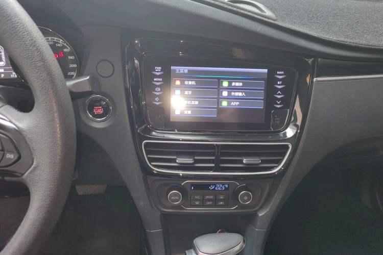 Used FAW Junpai A70 2016 1.6L Automatic Luxury Model Audio And AC Panel
