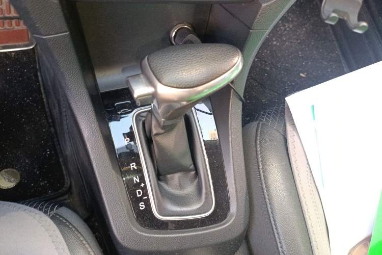 Used FAW Junpai A70 2016 1.6L Automatic Luxury Model Gear Lever