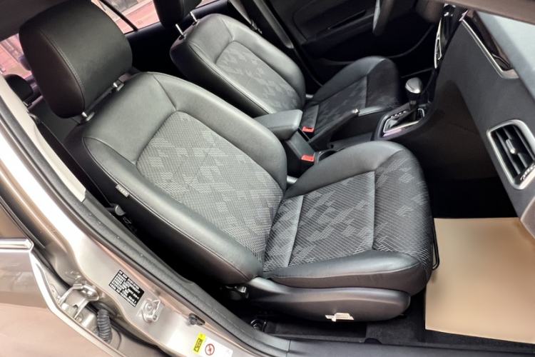Used FAW Junpai A70 2016 1.6L Automatic Luxury Model Interior 9
