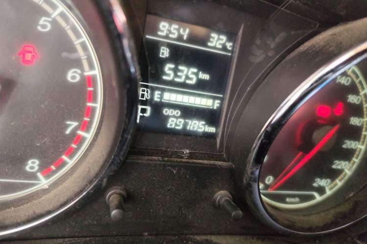 Used FAW Junpai A70 2016 1.6L Automatic Base Version Odometer Close Up