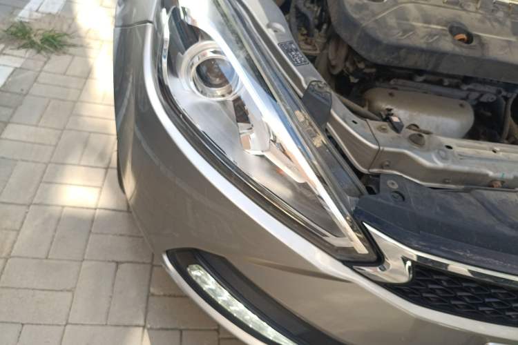 Used FAW Junpai A70 2016 1.6L Automatic Luxury Model Right Front Headlight