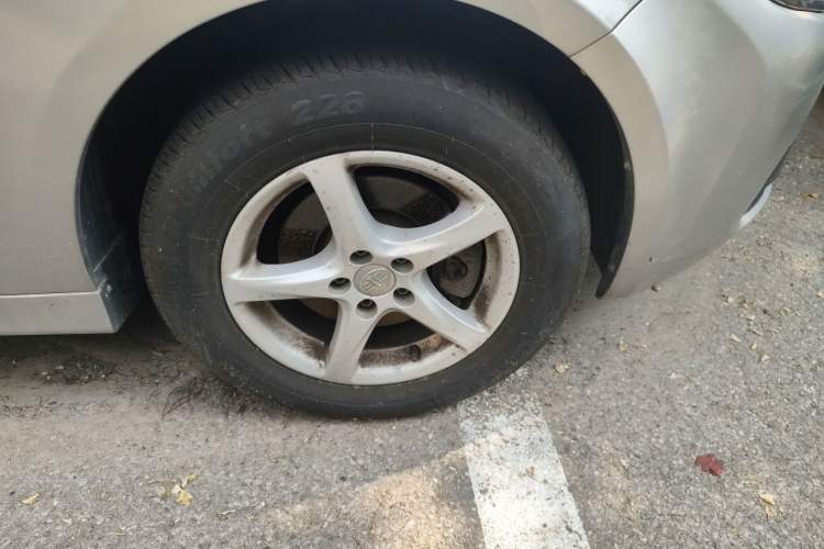 Used FAW Junpai A70 2016 1.6L Automatic Base Version Right Front Wheel Hub
